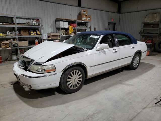 2003 Lincoln Town Car Signature