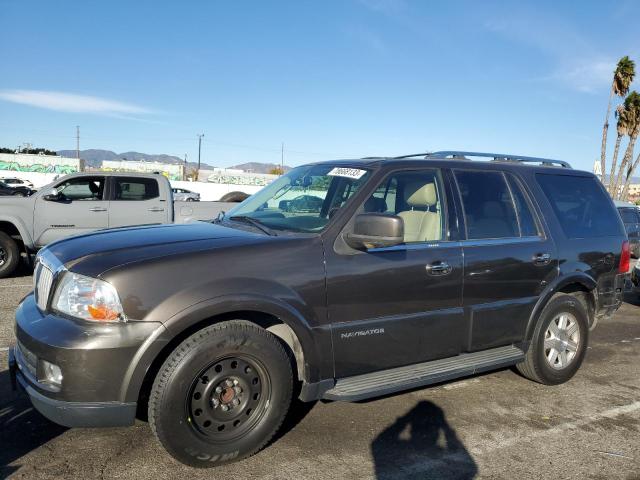 2005 Lincoln Navigator 