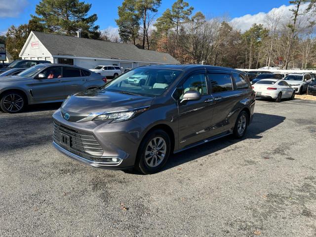 2021 Toyota Sienna XLE