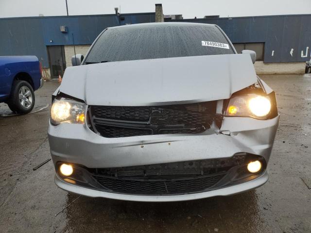 2C4RDGBG5JR220353 | 2018 Dodge grand caravan se