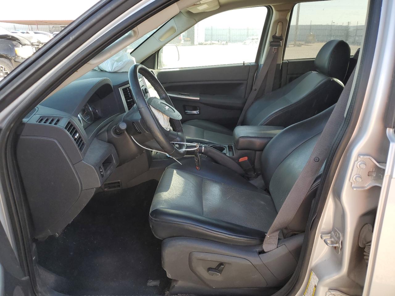 1J8HR48P89C513597 2009 Jeep Grand Cherokee Laredo