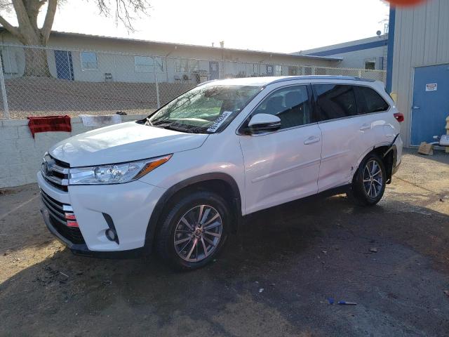 VIN 5TDJZRFH5KS627028 2019 Toyota Highlander, SE no.1