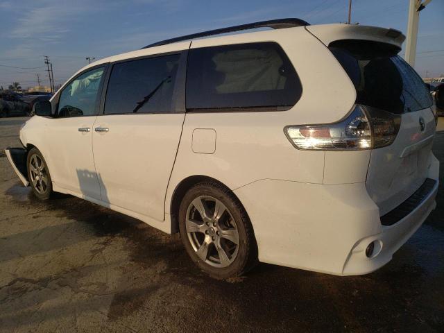 5TDXZ3DC8JS929779 2018 TOYOTA SIENNA, photo no. 2