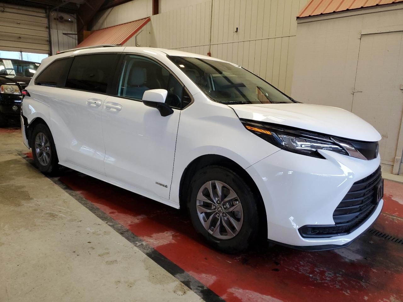 2021 TOYOTA SIENNA LE 2.5L  4(VIN: 5TDKSKFC6MS040229