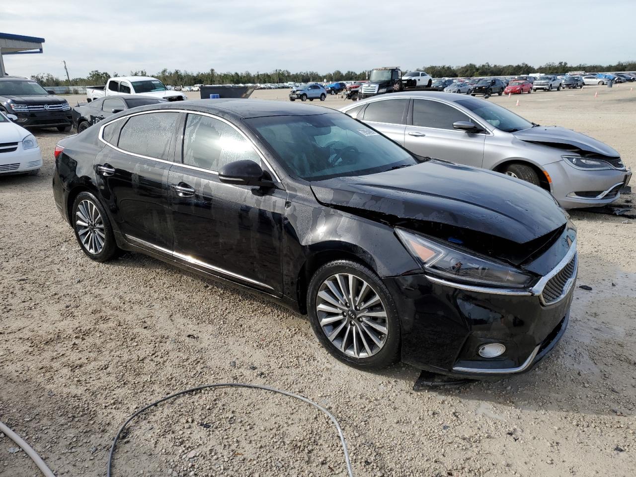 KNALC4J10H5072931 2017 Kia Cadenza Premium