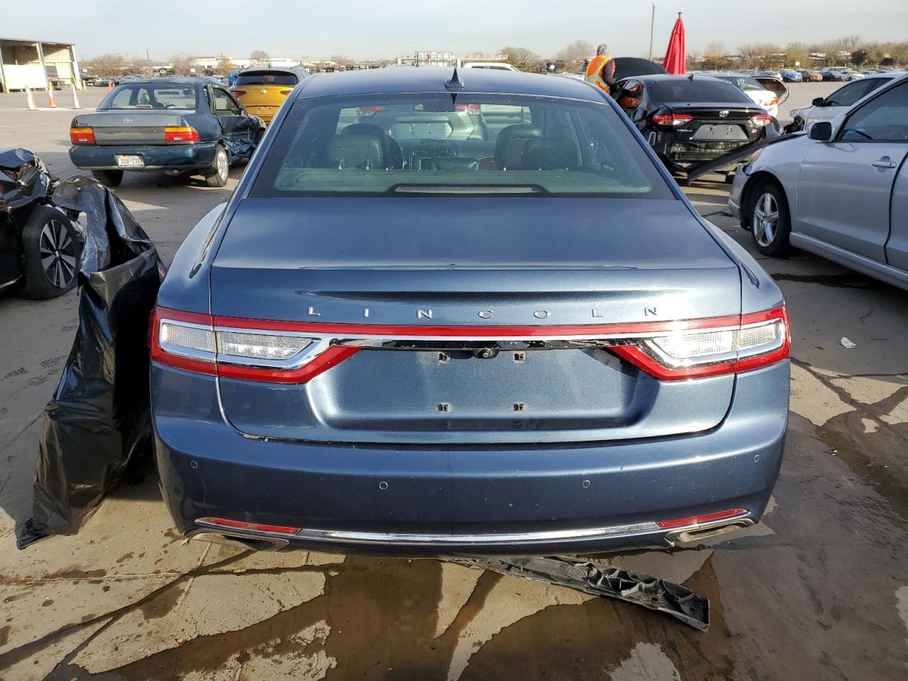 1LN6L9PK2J5603349 2018 Lincoln Continental Premiere