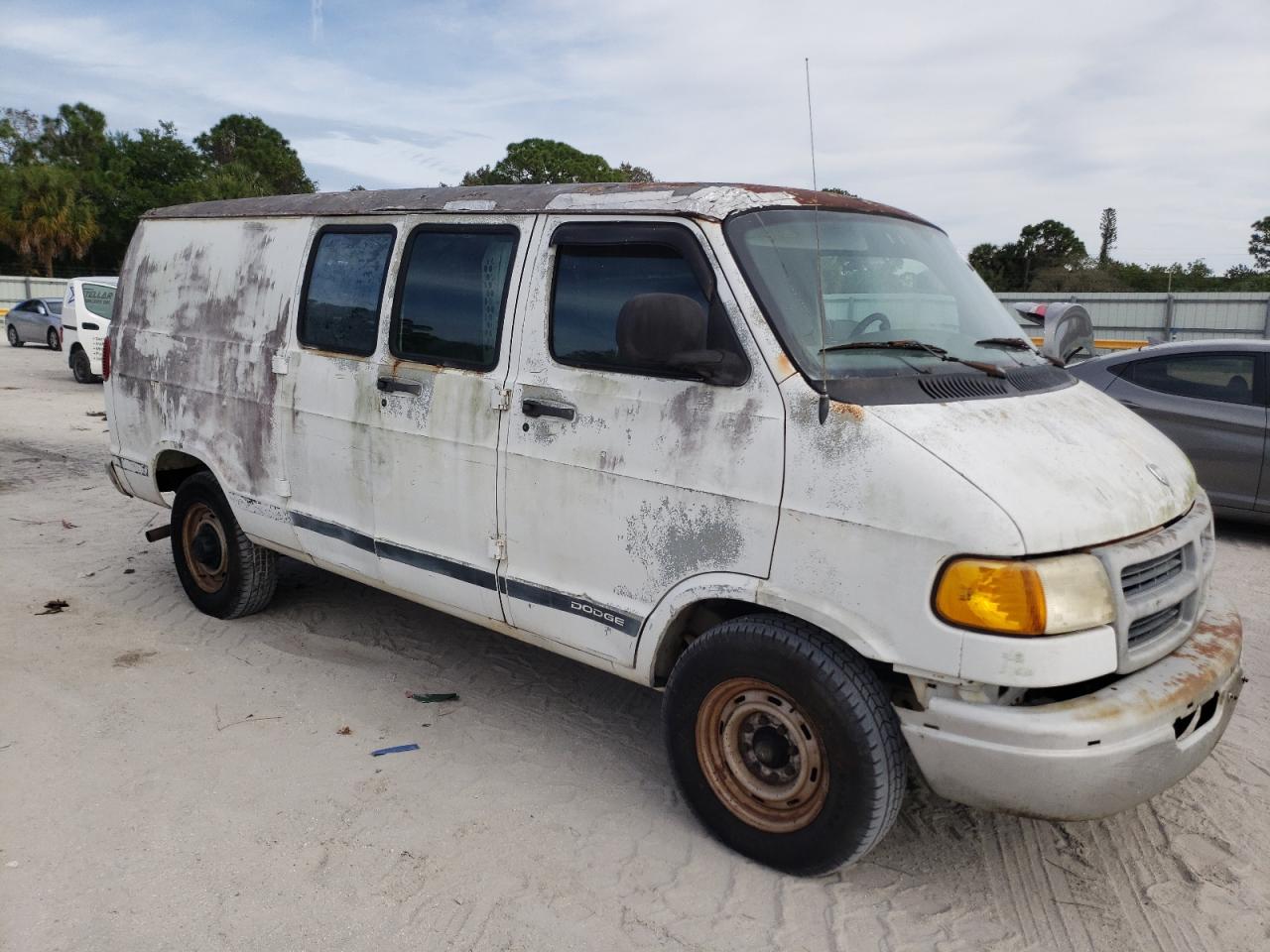 2B7JB21Y8WK155241 1998 Dodge Ram Van B2500