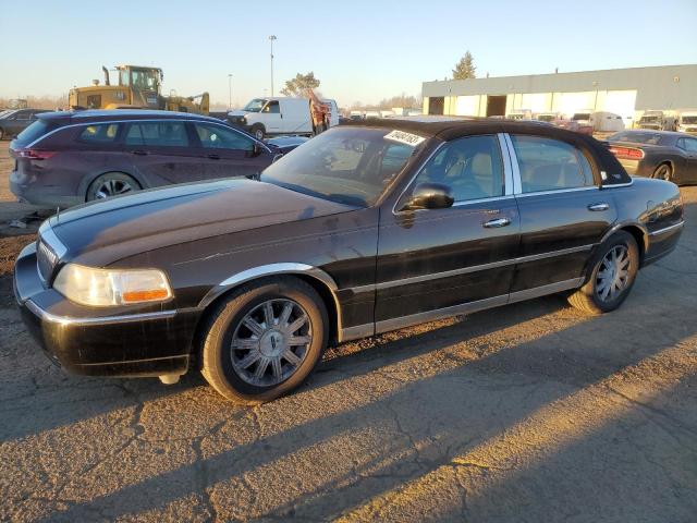 2006 Lincoln Town Car Signature Limited