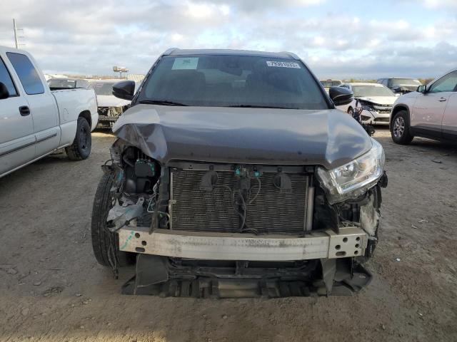 VIN 5TDJZRFH9KS708324 2019 Toyota Highlander, SE no.5