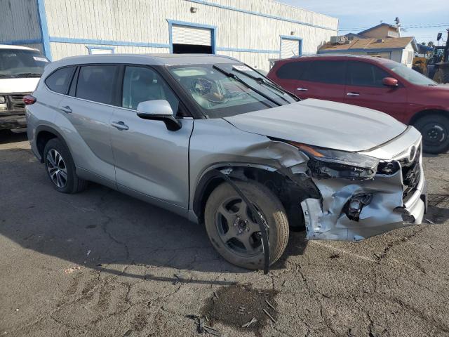 VIN 5TDGZRAH2MS064038 2021 Toyota Highlander, Xle no.4