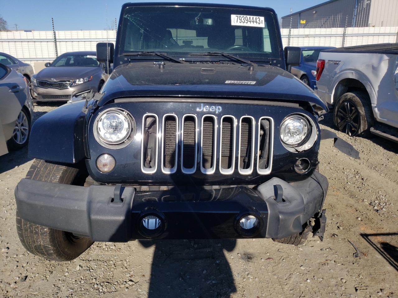 1C4HJWEGXJL920825 2018 Jeep Wrangler Unlimited Sahara