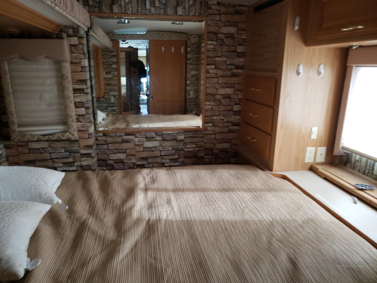 3FCNF53S7YJA10159 2000 Ford F550 Super Duty Stripped Chassis