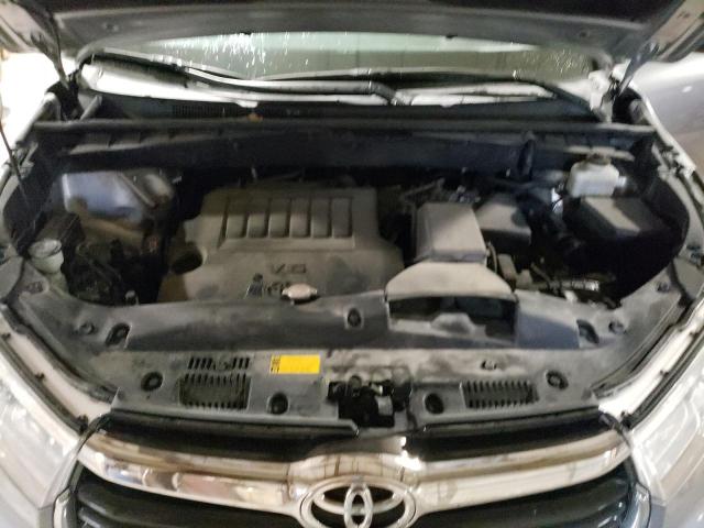 VIN 5TDJKRFHXFS219084 2015 Toyota Highlander, Xle no.12