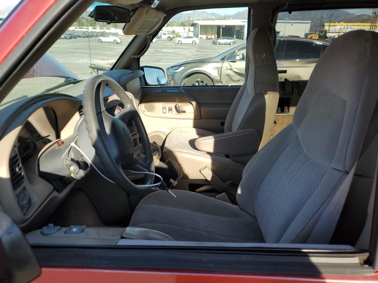 1GKDM19W11B506336 2001 GMC Safari Xt