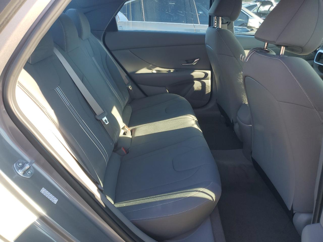 KMHLS4AG1PU579329 2023 Hyundai Elantra Sel