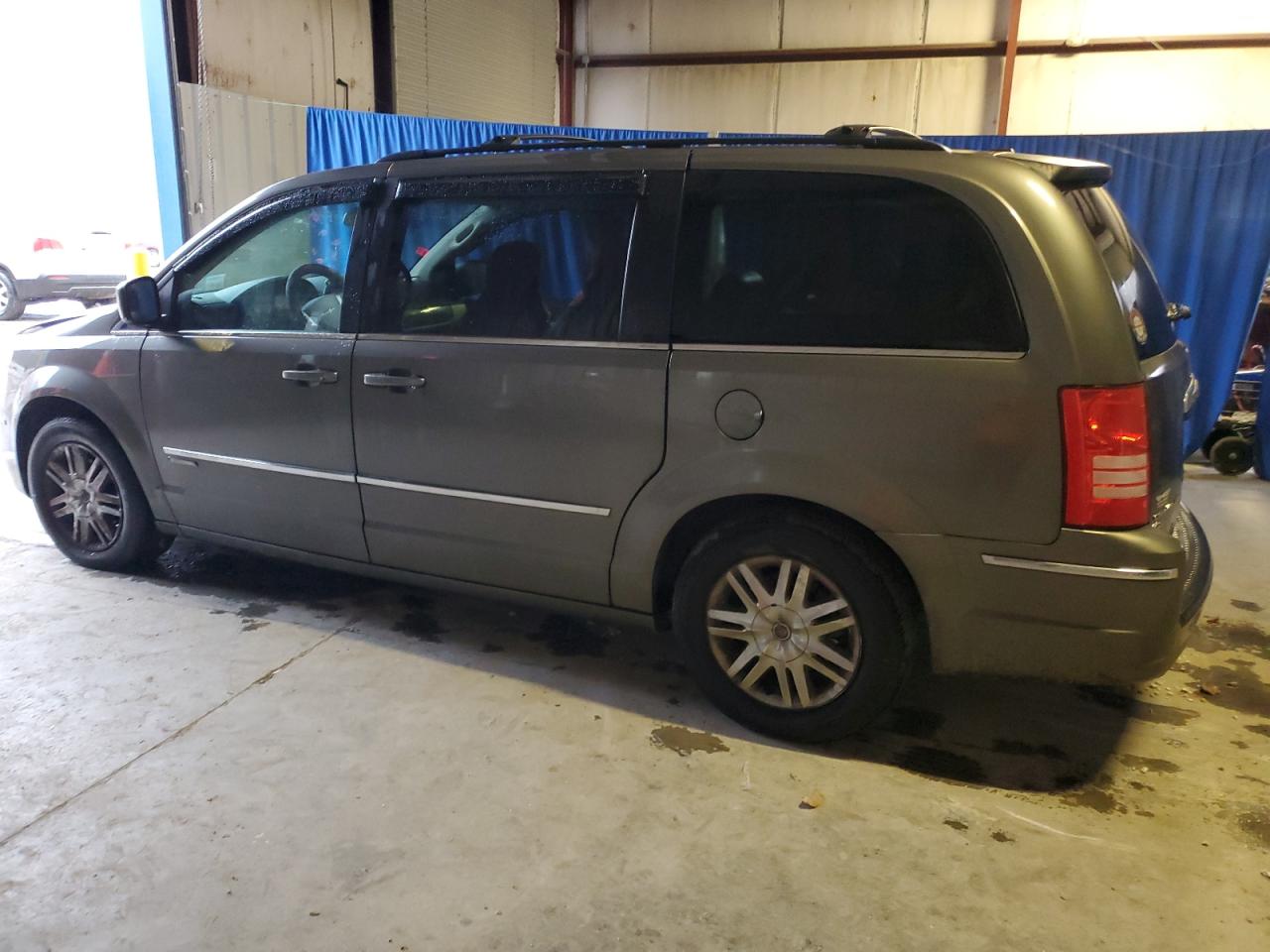 2A4RR5DX3AR286154 2010 Chrysler Town & Country Touring