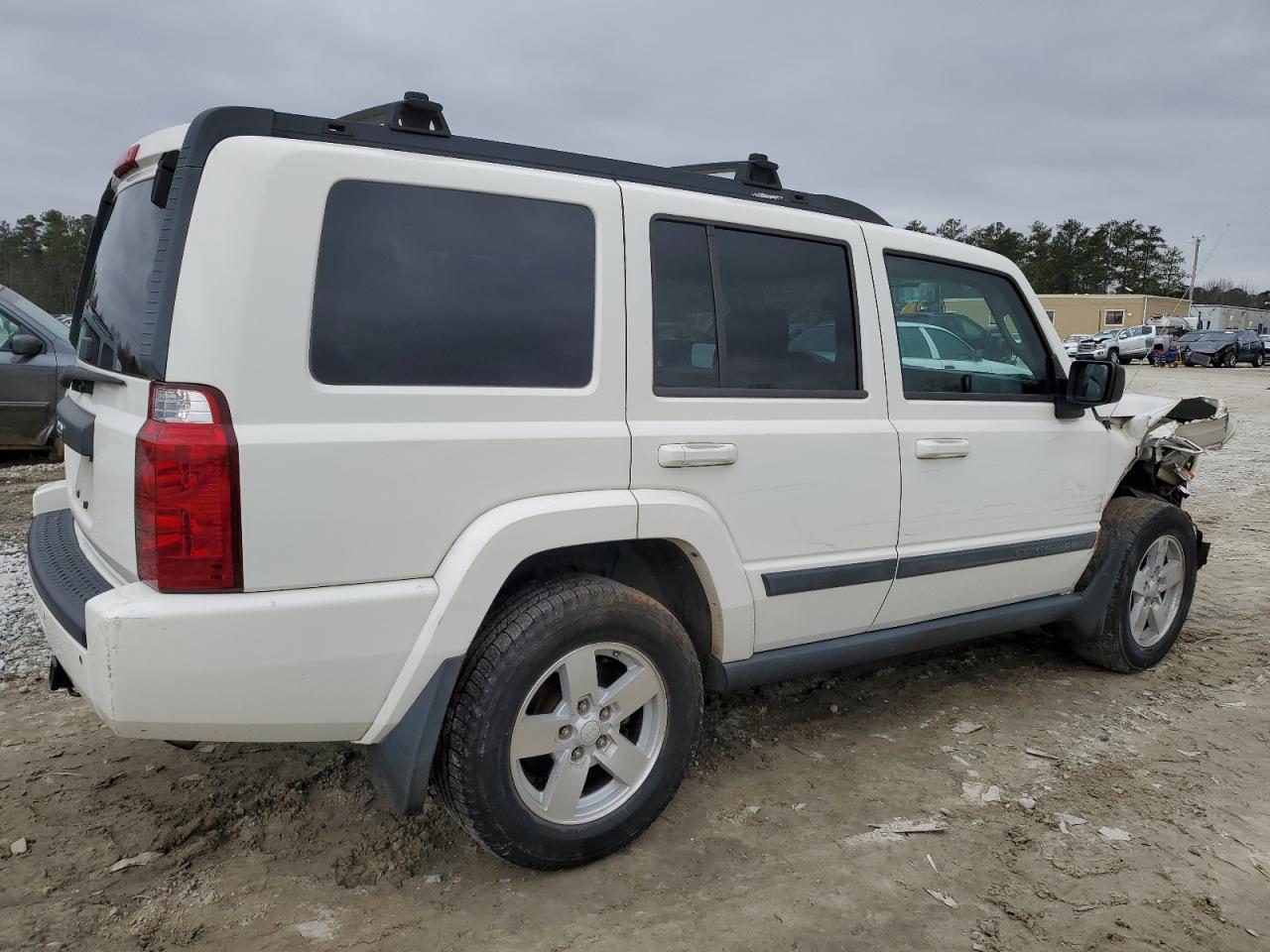 1J8HH48K58C182998 2008 Jeep Commander Sport