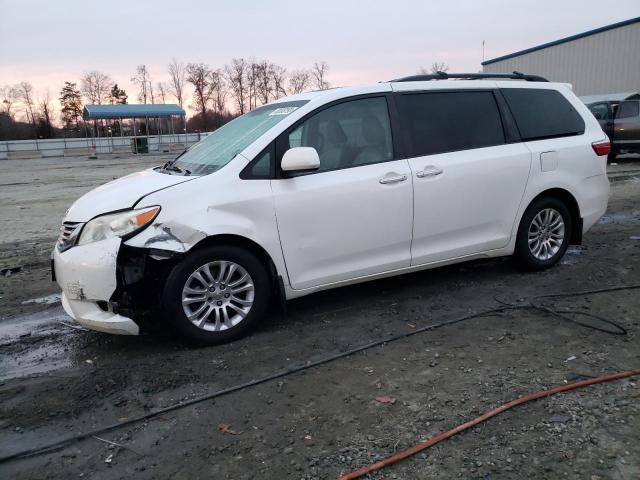 2015 Toyota Sienna XLE