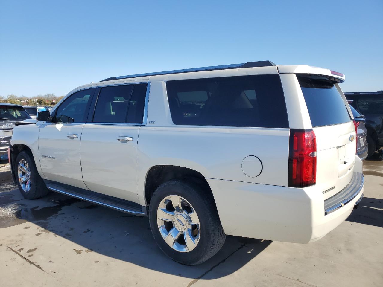 2015 Chevrolet Suburban C1500 Ltz vin: 1GNSCKKC1FR722530