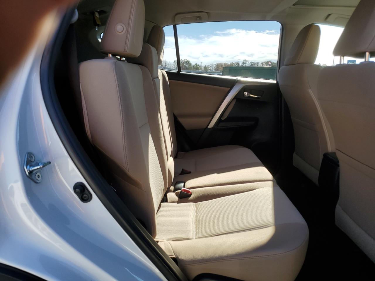 JTMWFREV5EJ020568 2014 Toyota Rav4 Xle