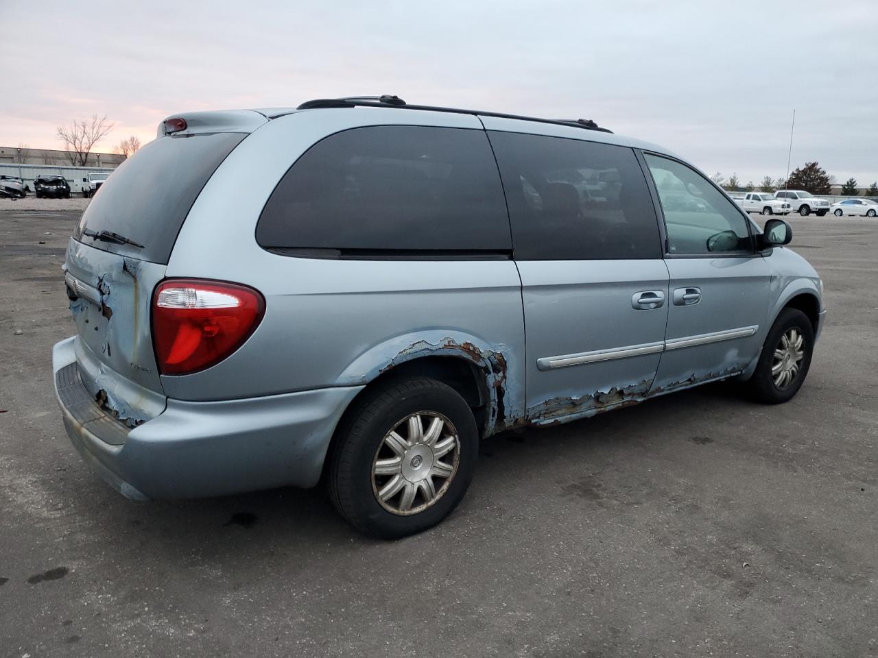 2a4gp54l56r910585 2A4GP54L56R910585 2006 Chrysler Town & Country Touring
