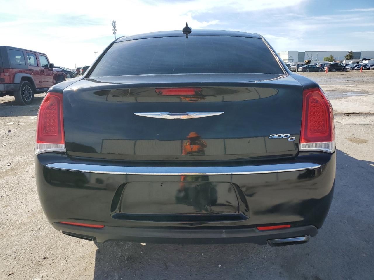 2C3CCAEG2GH348571 2016 Chrysler 300C