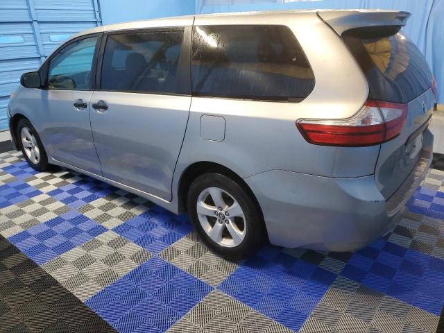 5TDZZ3DC5JS907926 2018 TOYOTA SIENNA, photo no. 2