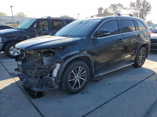 VIN 5TDKZRFH6HS520812 2017 TOYOTA HIGHLANDER no.1