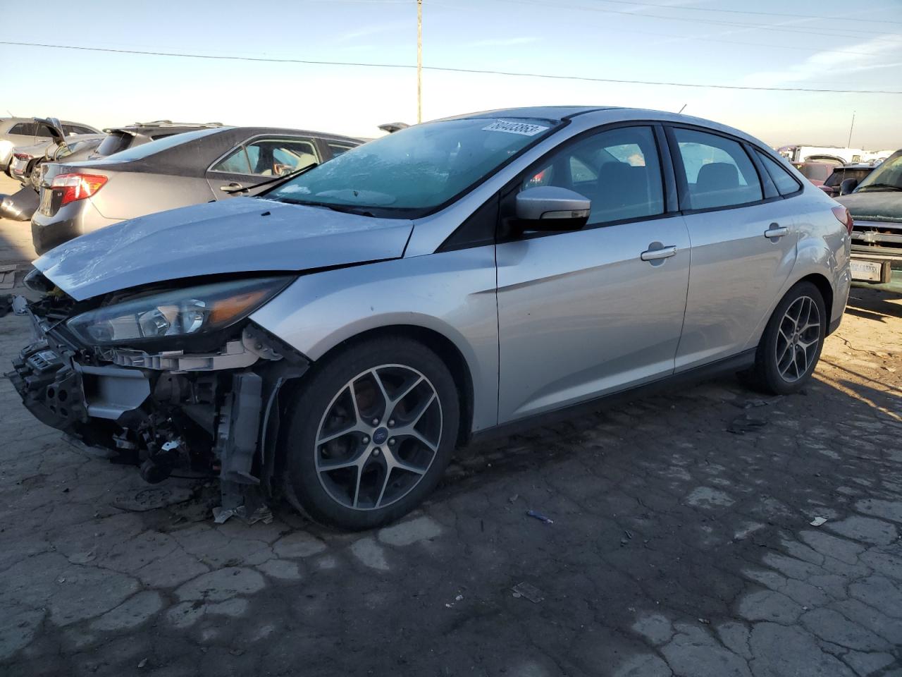 2017 Ford Focus Sel vin: 1FADP3H27HL218473