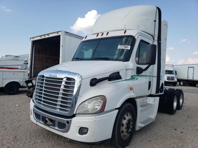 Lot #2238152031 2014 FREIGHTLINER CASCADIA 1 salvage car