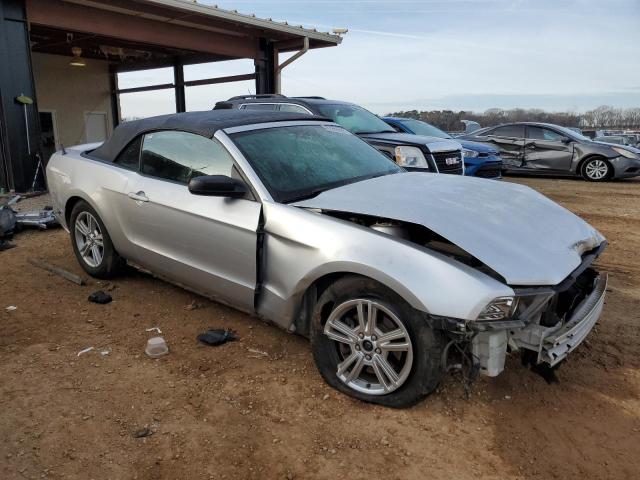 Vin: 1zvbp8em4e5285629, lot: 81385583, ford all models 20144