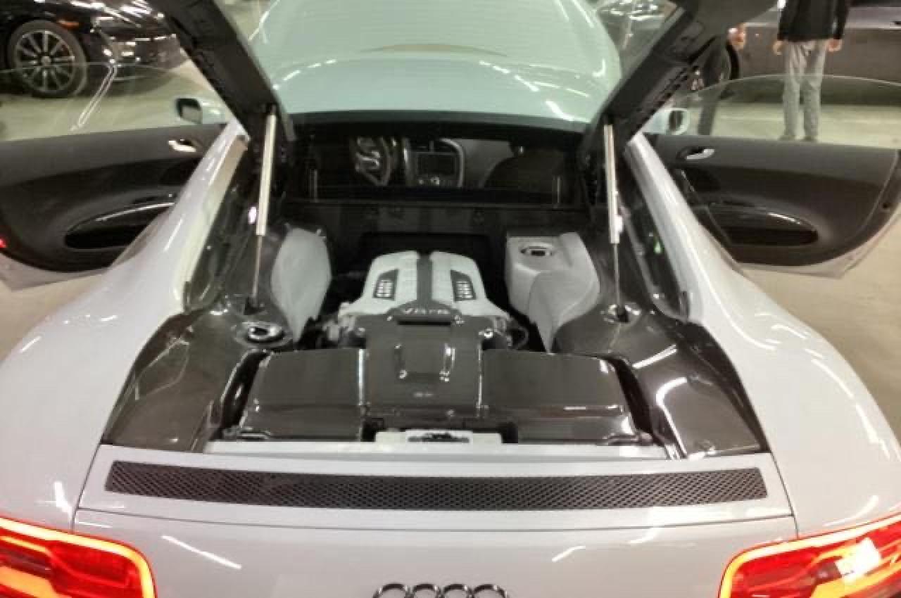 2014 Audi R8 4.2 Quattro vin: WUAFUAFGXEN000318