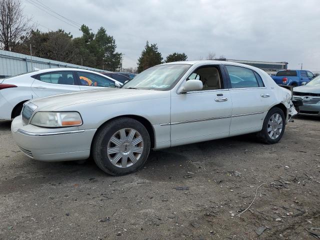 2004 Lincoln Town Car Ultimate