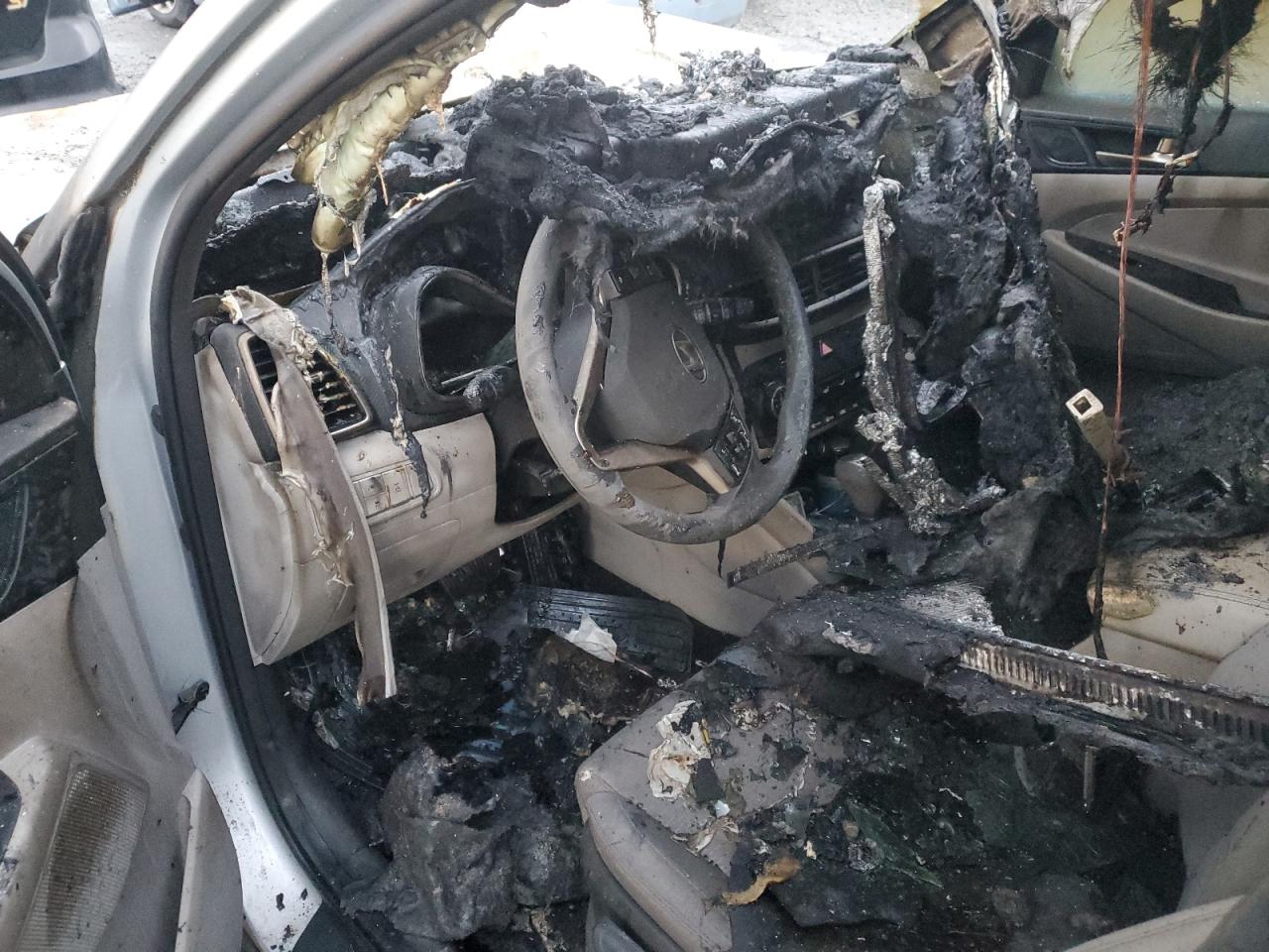 KM8J2CA49KU889017 2019 Hyundai Tucson Se