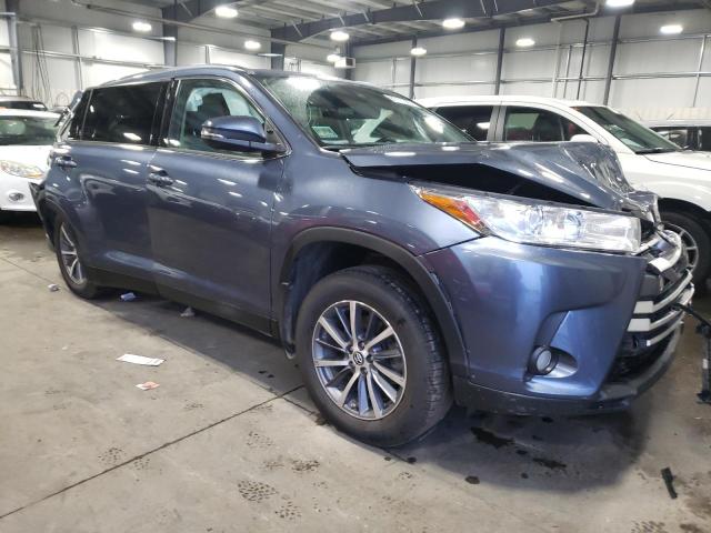 VIN 5TDJZRFH3KS936352 2019 Toyota Highlander, SE no.4