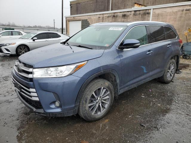 VIN 5TDJZRFH1KS929447 2019 Toyota Highlander, SE no.1