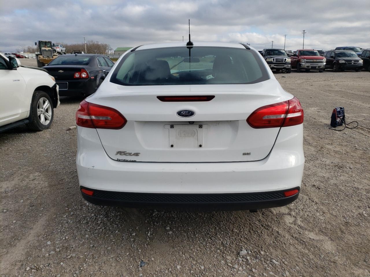 2016 Ford Focus Se vin: 1FADP3F28GL319779