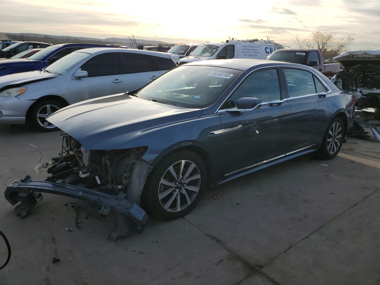 1LN6L9PK2J5603349 2018 Lincoln Continental Premiere
