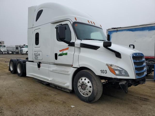 Lot #2320818682 2019 FREIGHTLINER CASCADIA 1 salvage car