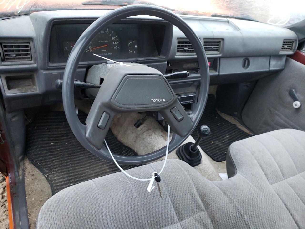 JT4RN50RXH0255612 1987 Toyota Pickup 1/2 Ton Rn50