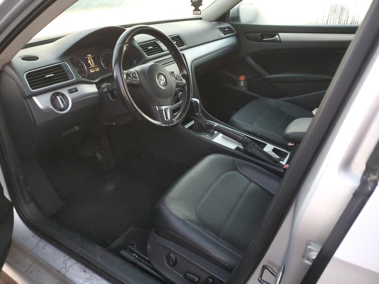 1VWBP7A37CC108749 2012 Volkswagen Passat Se