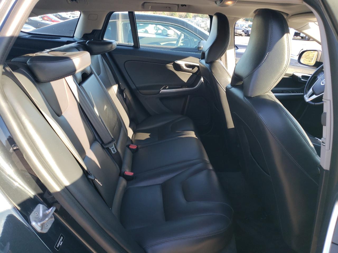 YV1612SK8F1264503 2015 Volvo V60 Premier