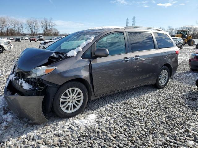 2017 Toyota Sienna XLE