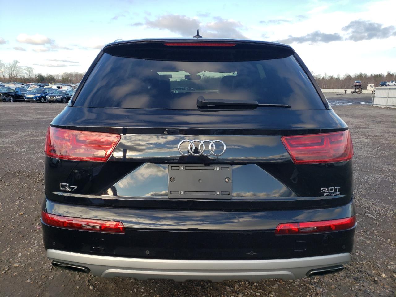 2017 Audi Q7 Premium Plus vin: WA1LAAF71HD019594