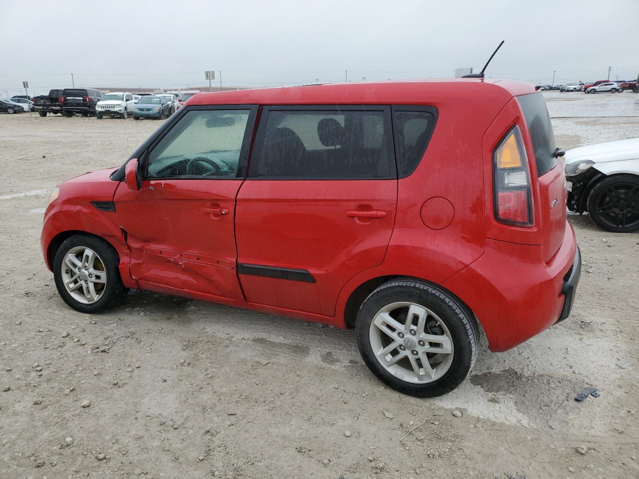 KNDJT2A25B7218372 2011 Kia Soul +