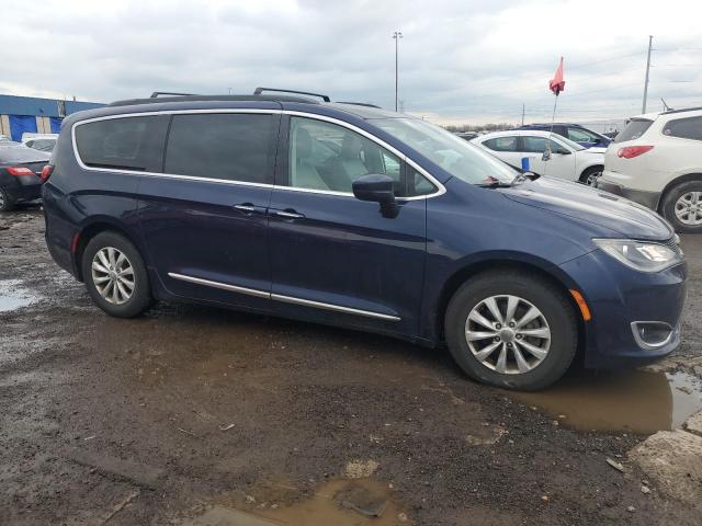 2C4RC1BG1HR616418 2017 CHRYSLER PACIFICA, photo no. 4