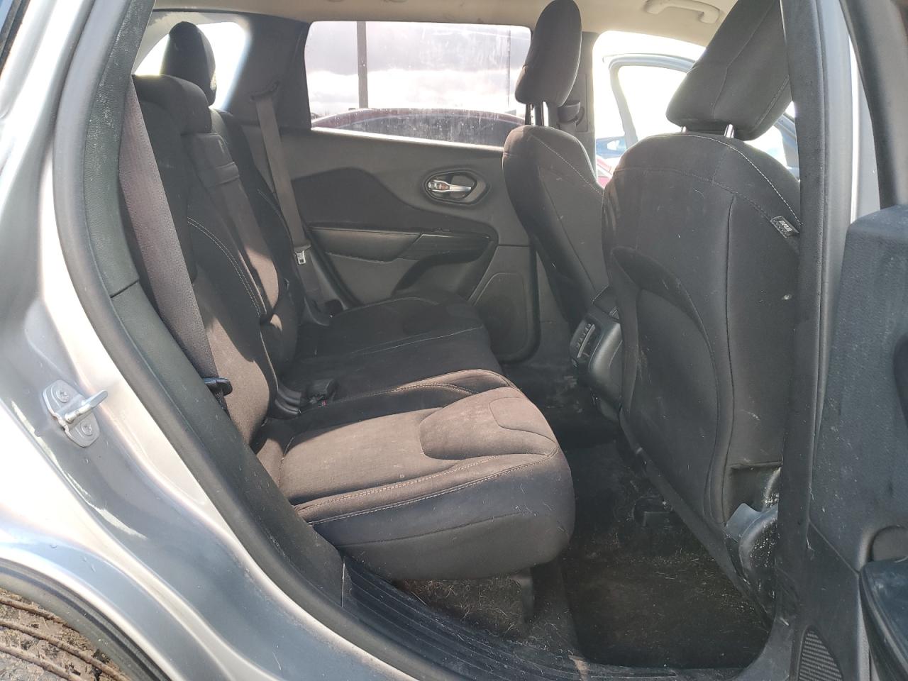 1C4PJMCB6FW784903 2015 Jeep Cherokee Latitude