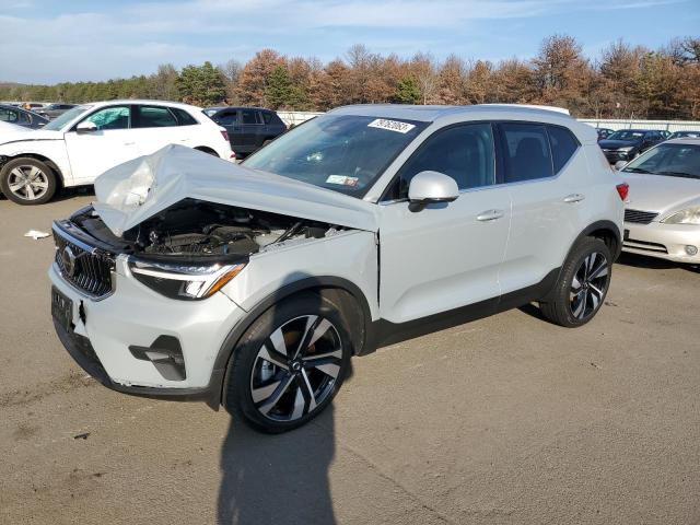 2024 Volvo XC40 