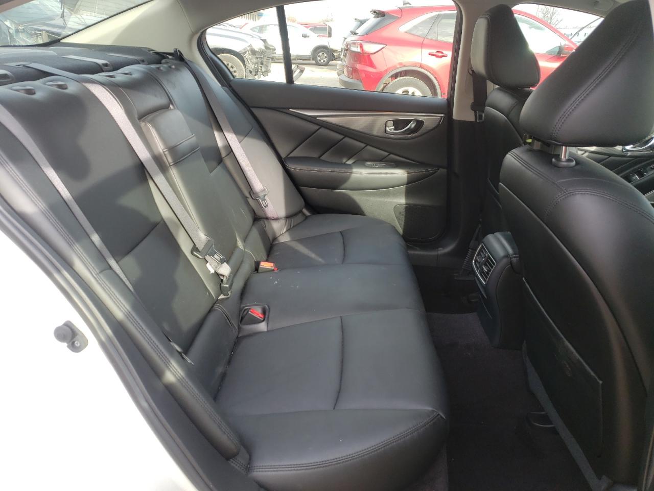 JN1EV7AR5HM830462 2017 Infiniti Q50 Premium