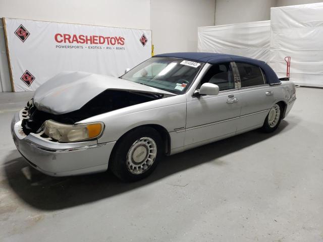 2001 Lincoln Town Car Executive